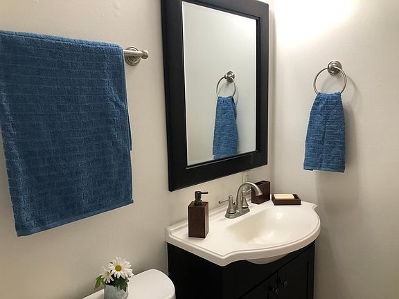 5th image of 1624 Ontario Dr APT 11