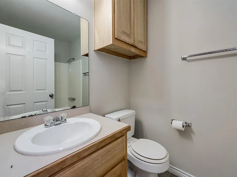 609 Houston St — Photo 13