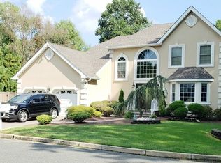 6 Crestwood Rd, Matawan, NJ 07747