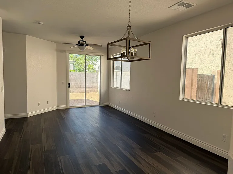 1140 E Catino St — Photo 8