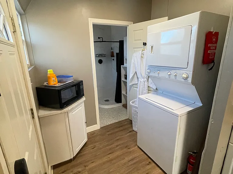 230 W Myrtle St #A — Photo 12
