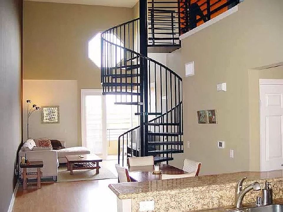 1st image of 1465 C St Unit 3613