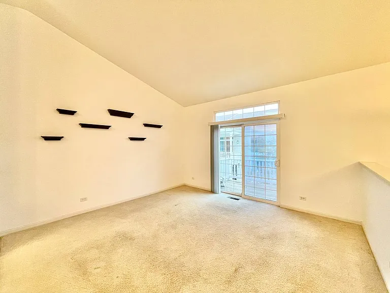 786 Four Seasons Blvd — Photo 4