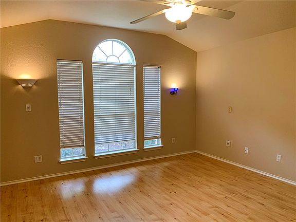 3rd image of 1400 Coral Cay Ln