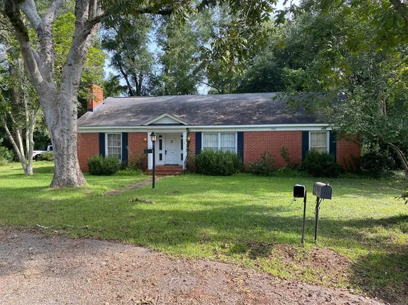 124 Russell Dr, Selma, AL 36701
