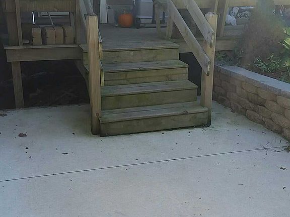 4th image of 301 S Linden St