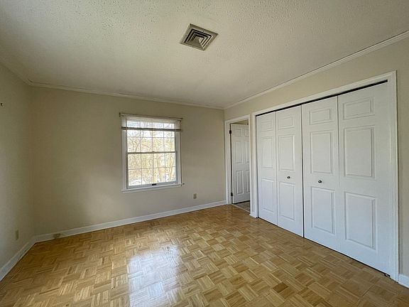 4th image of 12 Pleasant Ave