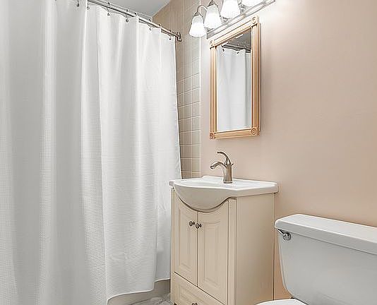 4th image of 531 Main St APT 1603