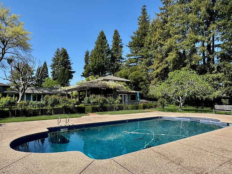 1701 Zinfandel Ln — Photo 28
