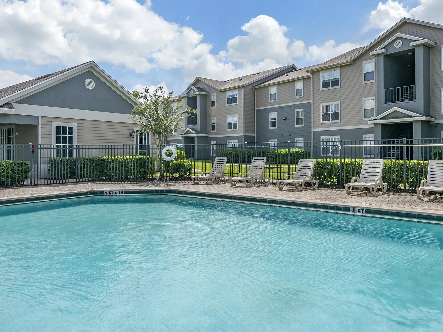 Wexford Apartments — Photo 2