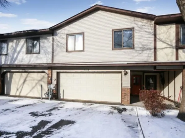 8832 Maplebrook Ct N, Brooklyn Park, MN 55445
