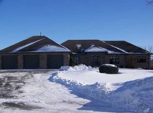 3650 Lake View Dr, Stoughton, WI 53589