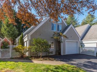 8 Stuart Cir, Asheville, NC 28804