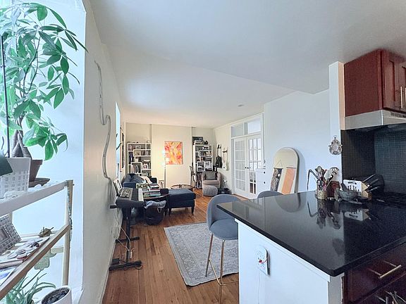 3rd image of 285 15th St APT 3C