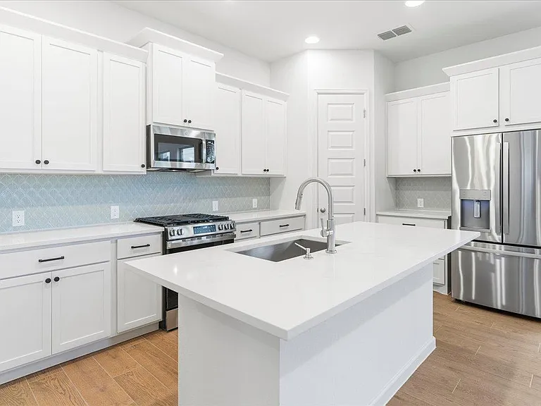154 Blackborrow Dr — Photo 7