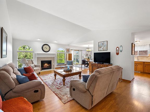 4th image of 52111 Defever Ln