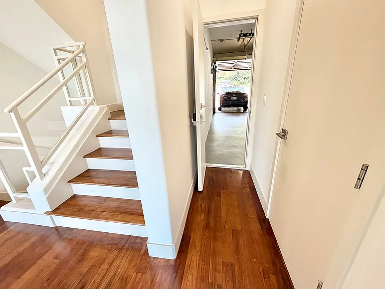 635 Burnett — Photo 19