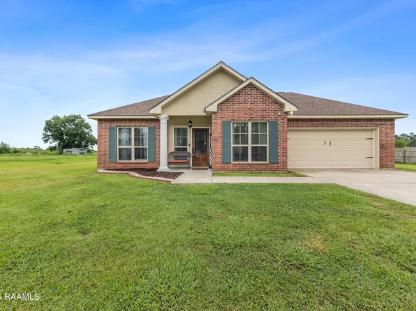 1030 Bridgetowne Ln, Breaux Bridge, LA 70517