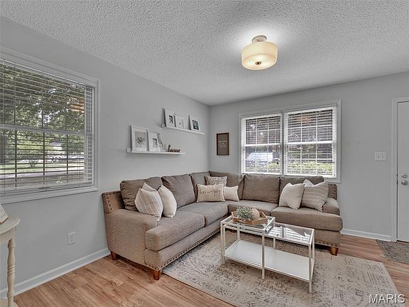 4th image of 9049 W Swan Cir