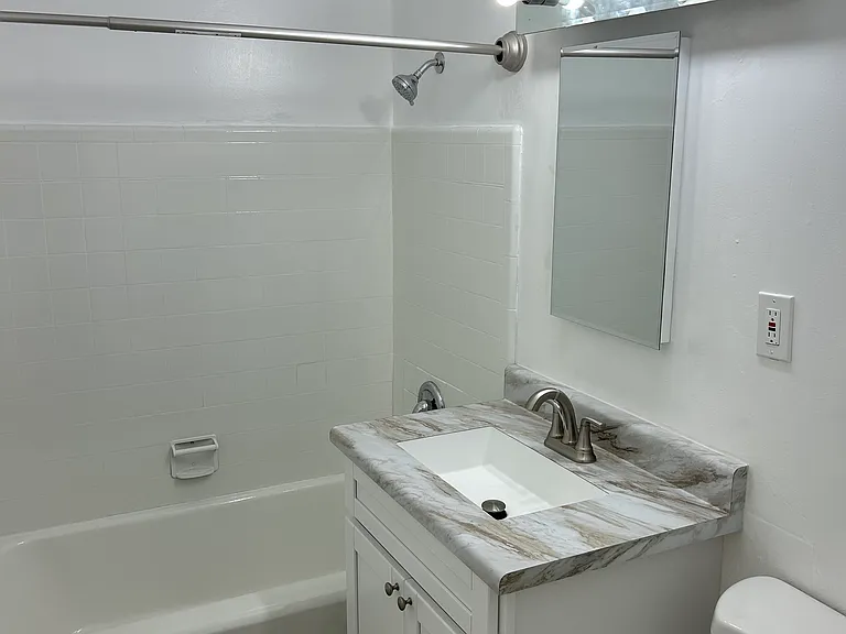 439 W Osborn Rd — Photo 4