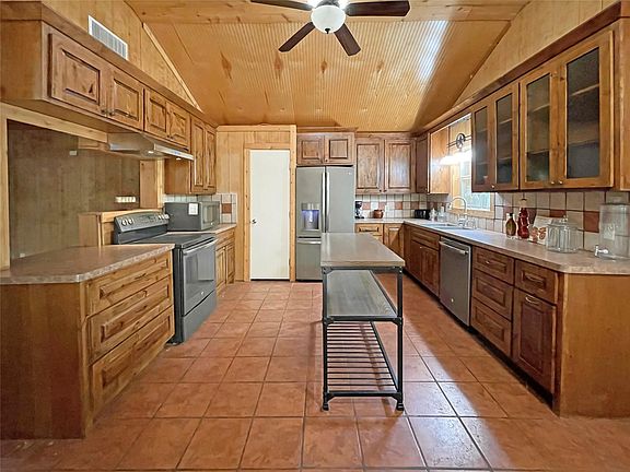 5th image of 207 Arrowcrest Dr