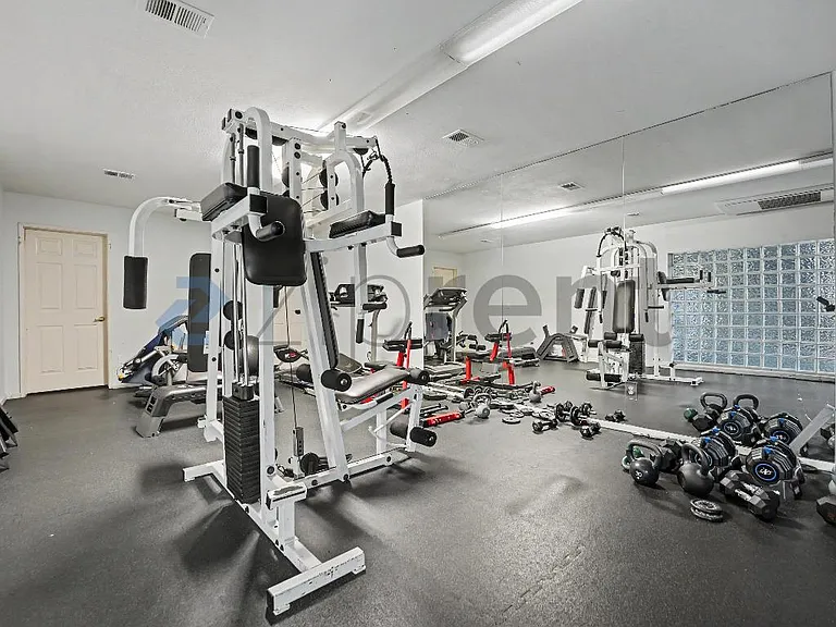 5051 Rosewood Ave #106 — Photo 3