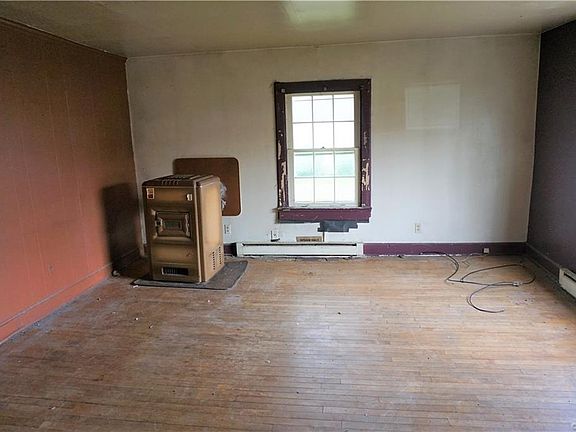 4th image of 706 Henry St