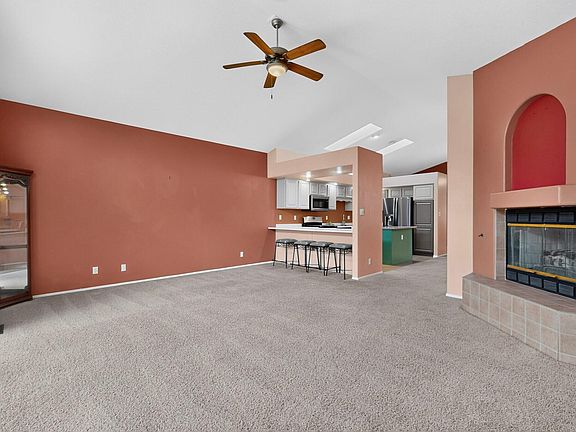 5th image of 633 Lakeview Cir SE