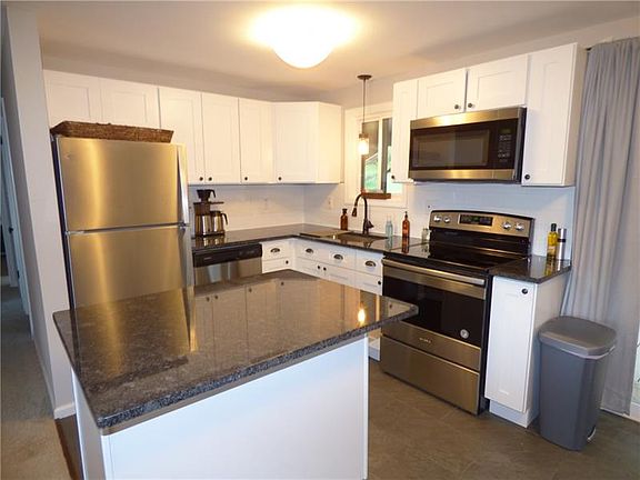 2nd image of 215 Mardi Gras Dr