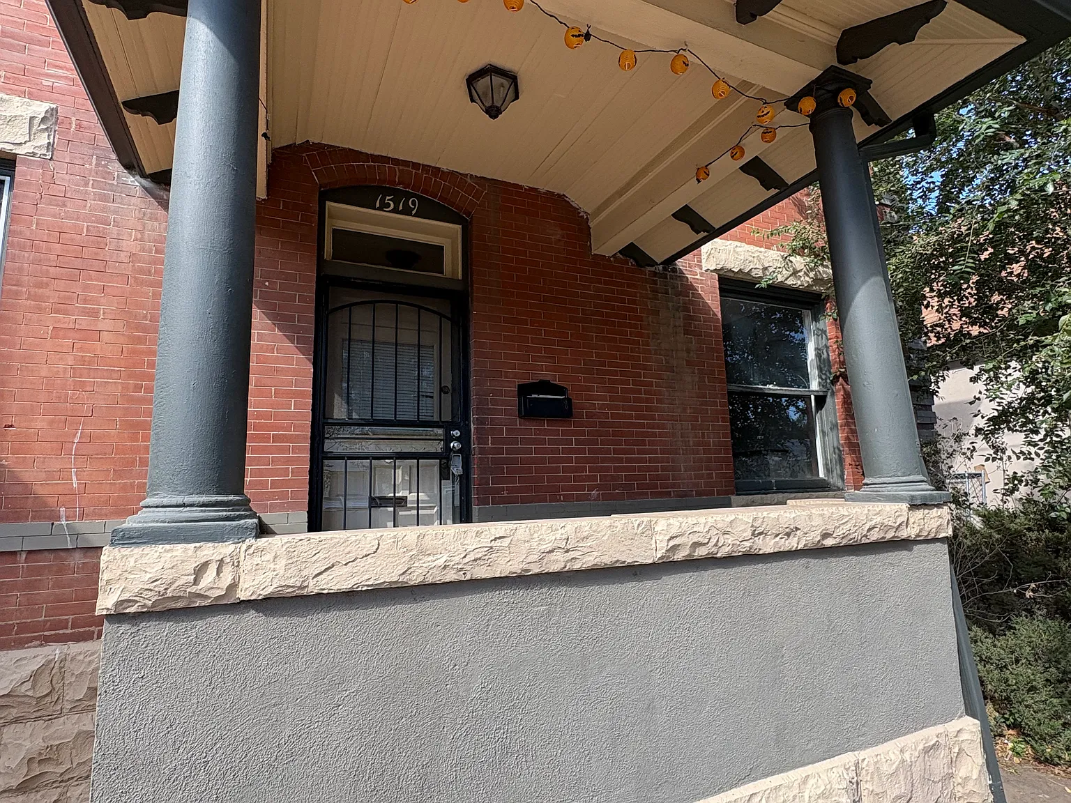 3 bed, 1600 sqft, $2,550 — Photo 2