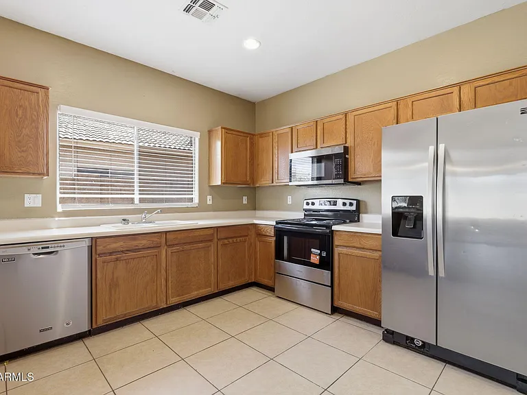 12910 W Corrine Dr — Photo 16