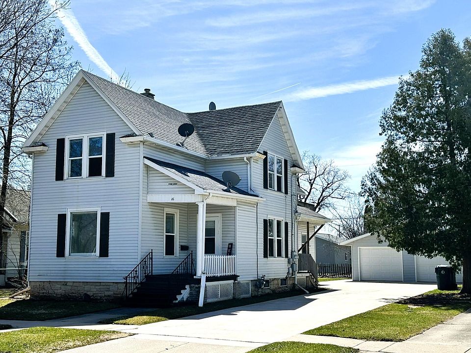 1st image of 16 E 11th St