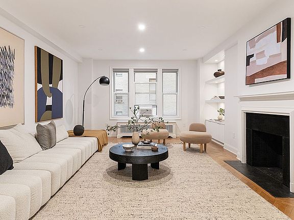 2nd image of 50 E 72nd St #10B