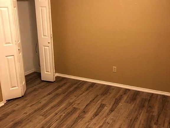 4th image of 530 Oakridge Dr