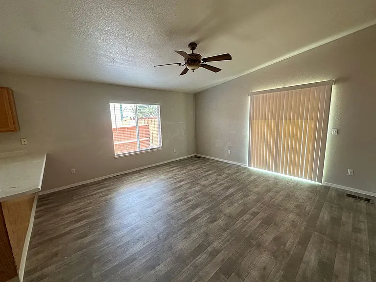17878 Empire Ct — Photo 3
