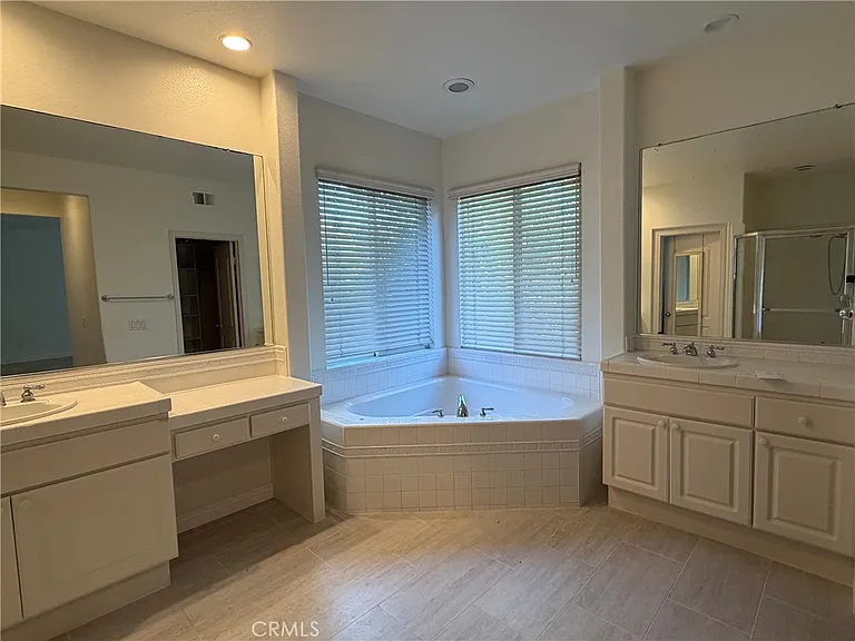 7056 Ashley Dr — Photo 11