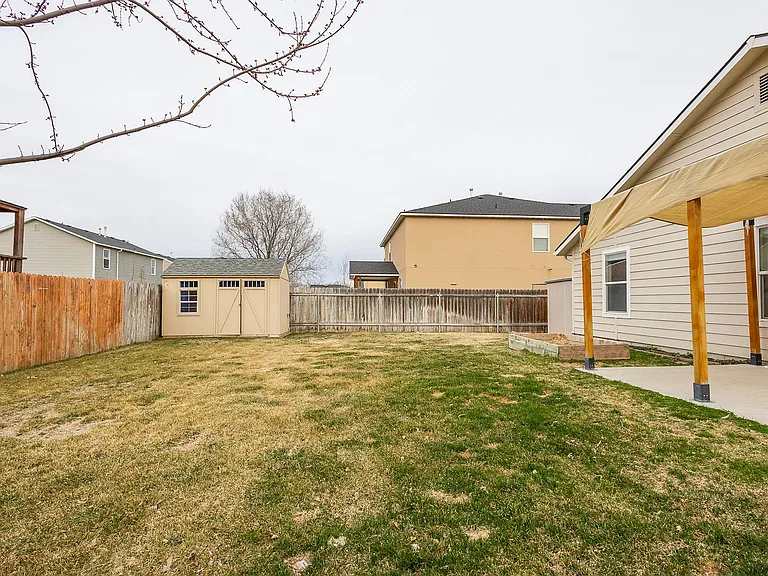 143 E Rose Lake Dr — Photo 44
