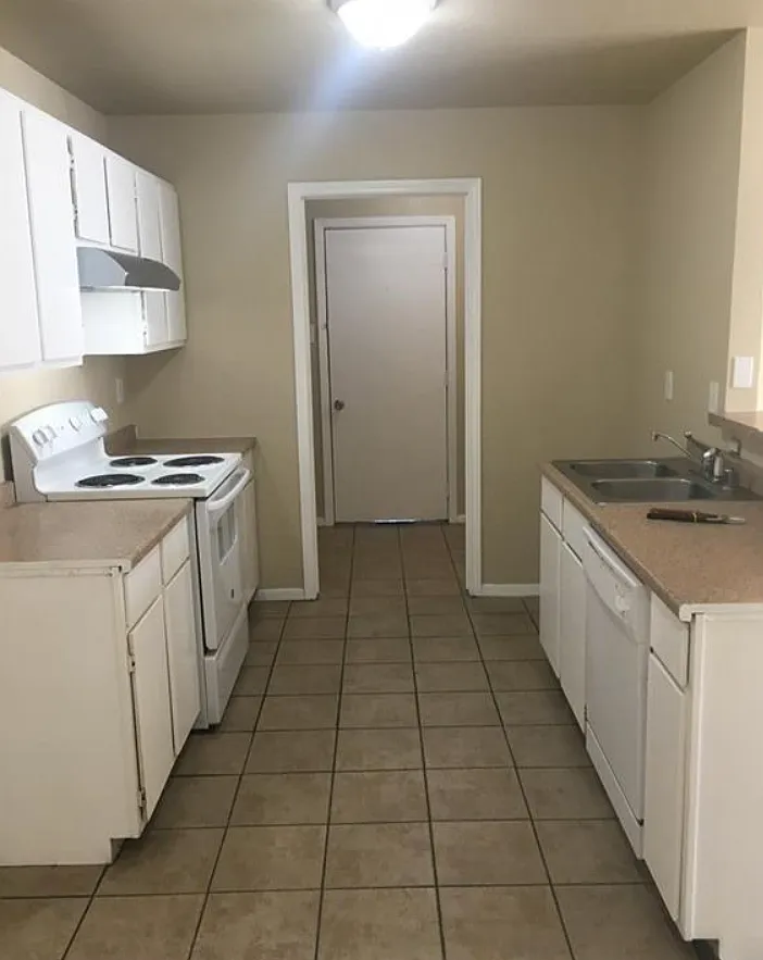 2 bed, 1100 sqft, $1,495 — Photo 4
