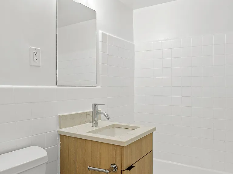 Modern Living at The Horizon | Prime Northwest DC Location — Photo 11
