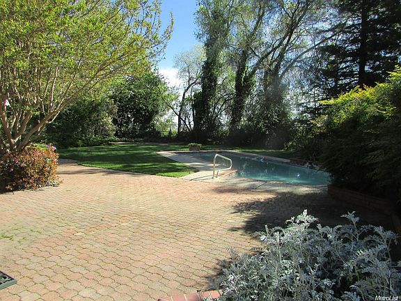 3rd image of 27263 E El Macero Dr