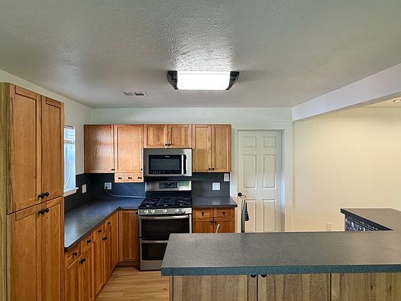 5th image of 704 Chisholm Trl