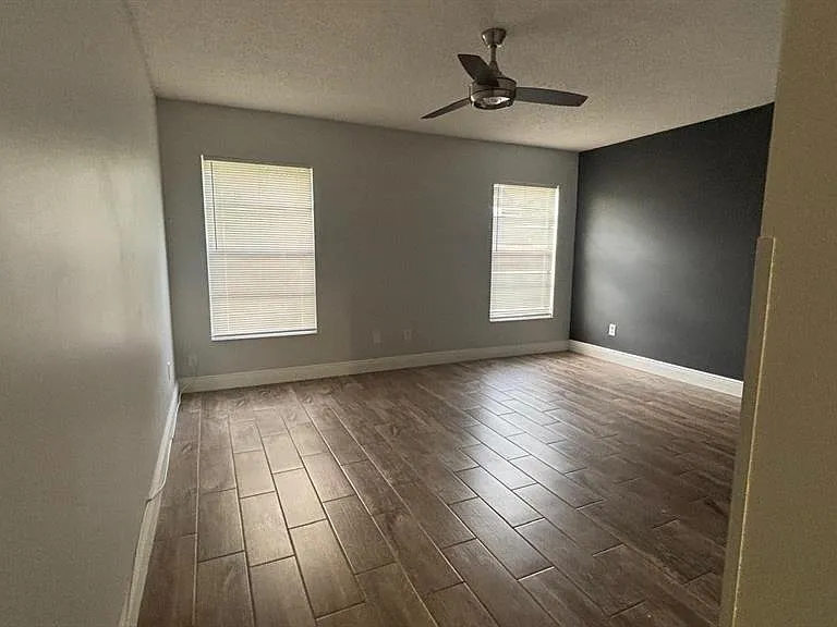 4817 Landover Cir — Photo 10