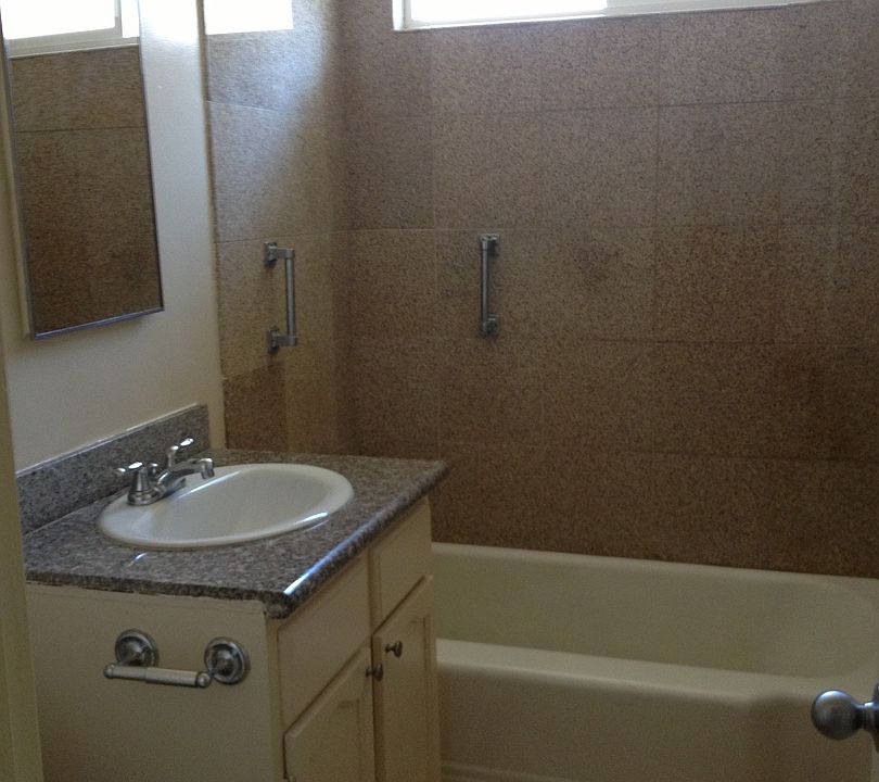 2nd image of 15540 S Normandie Ave APT B