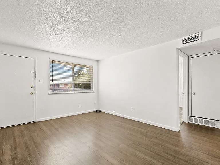 1115 Rosemary St — Photo 27