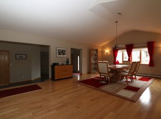 7 Edgehill Ln, Bellingham, MA 02019