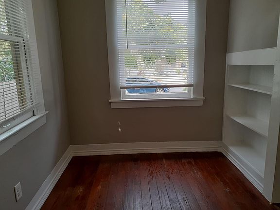 5th image of 920 W Lynwood Ave