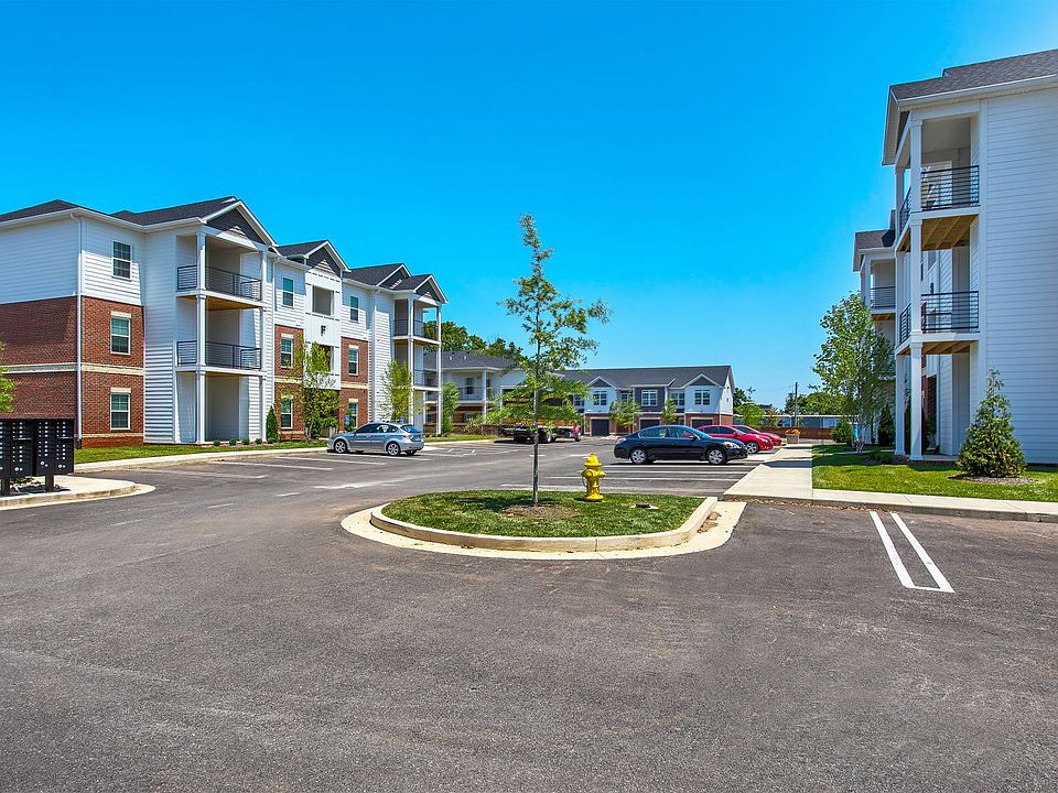 1st image of 864 Fairview Ave #B-303