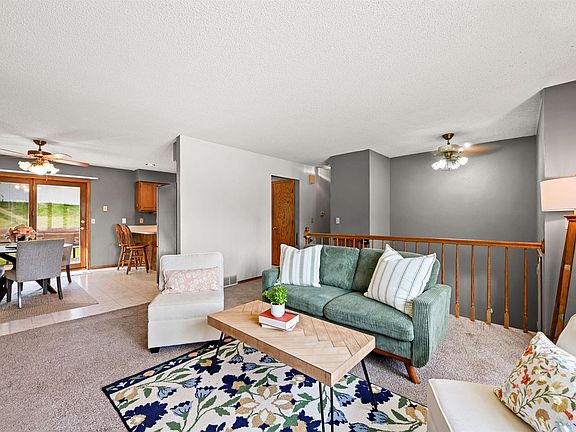 5th image of 4836 Embassy Ct