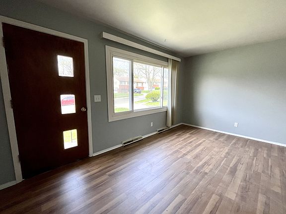 3rd image of 5940 Sunridge Dr