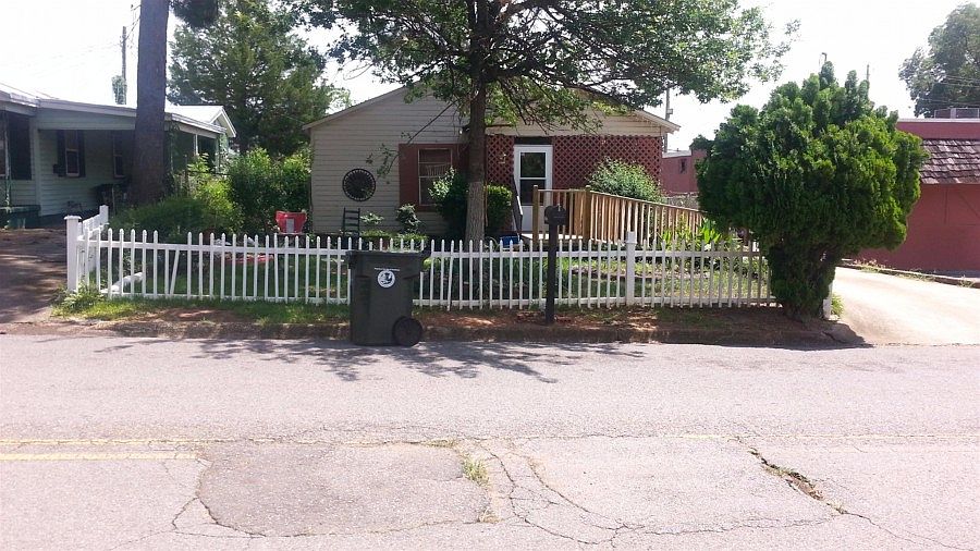 1st image of 923 18th St